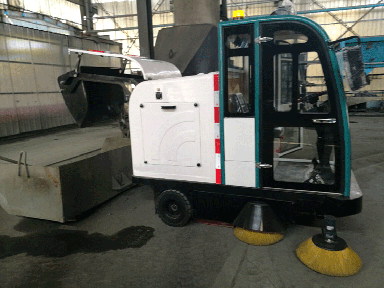 自(zì)卸式電(diàn)動掃地車2000s-1.gif 自(zì)卸式電(diàn)動掃地車2000s-1.gif