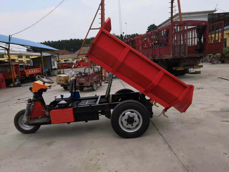電(diàn)動翻鬥車.jpg 電(diàn)動翻鬥車.jpg