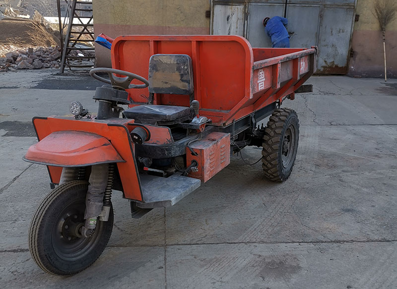 電(diàn)動工(gōng)程三輪車 (2).jpg 電(diàn)動工(gōng)程三輪車 (2).jpg